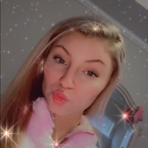 Meet your Posher, Sara - Picture 1 of 1